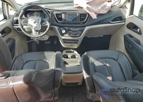 2020 Chrysler Voyager Lxi из США, поврежденный, VIN 2C4RC1DG1LR265712